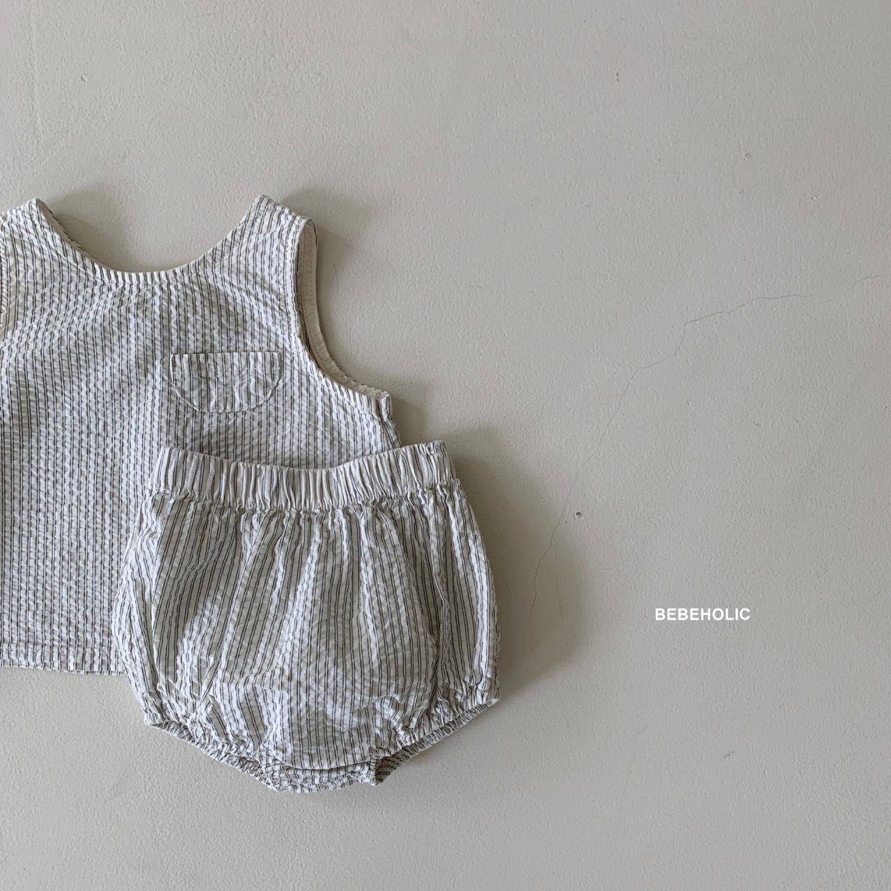 𝐵𝐸𝐵𝐸 𝐻𝑂𝐿𝐼𝐶 條紋口袋上下套裝