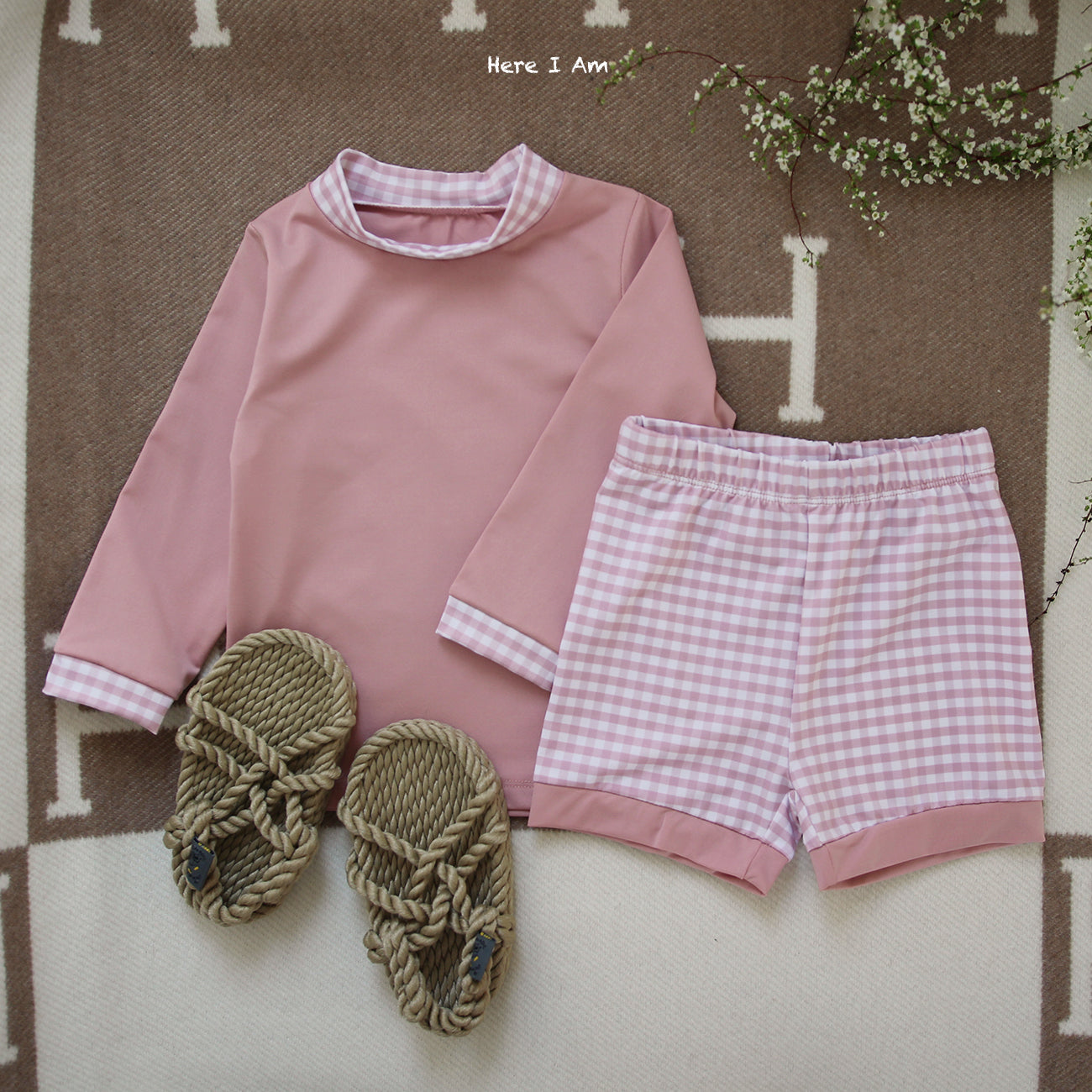 格長袖配短褲拼防曬泳衣套裝