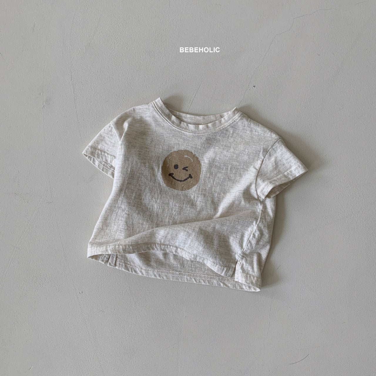 𝐵𝐸𝐵𝐸 𝐻𝑂𝐿𝐼𝐶 Smile Tee